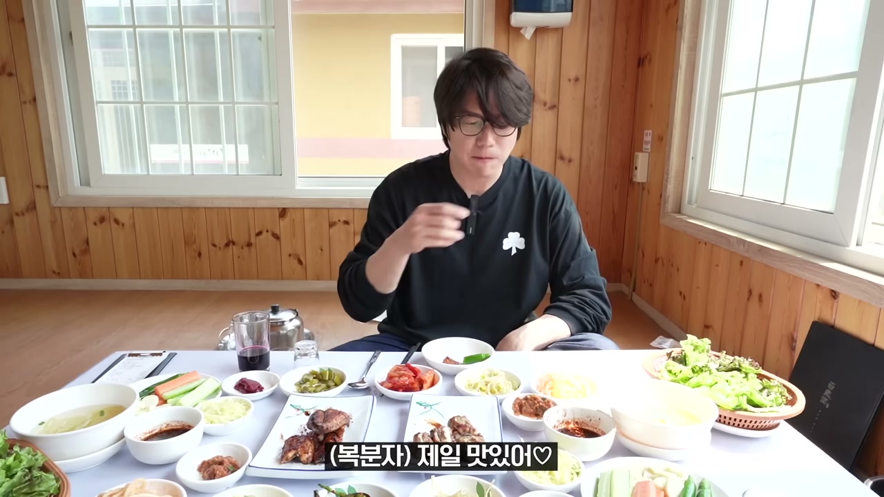 반찬 가짓수가 많은 상차림