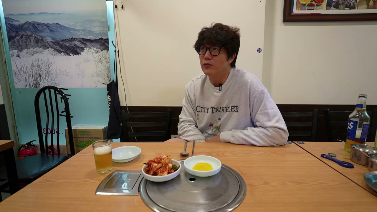 상에 먼저 오르는 김치와 계란