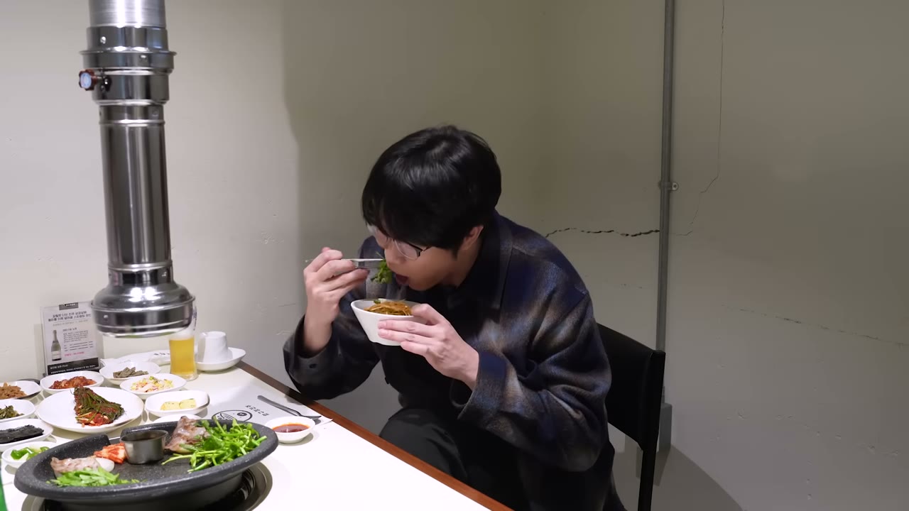 쌈을 싸 먹는다
