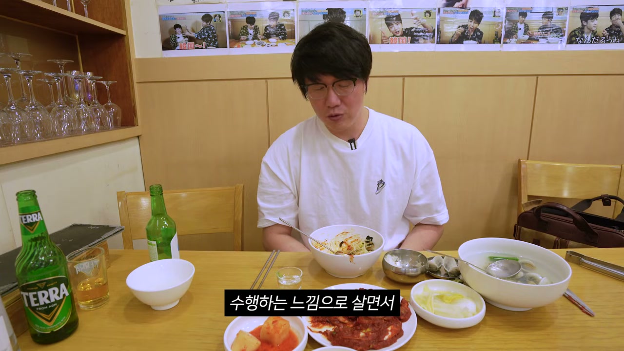 낙지볶음에 조개탕과 계란찜을 곁들인다