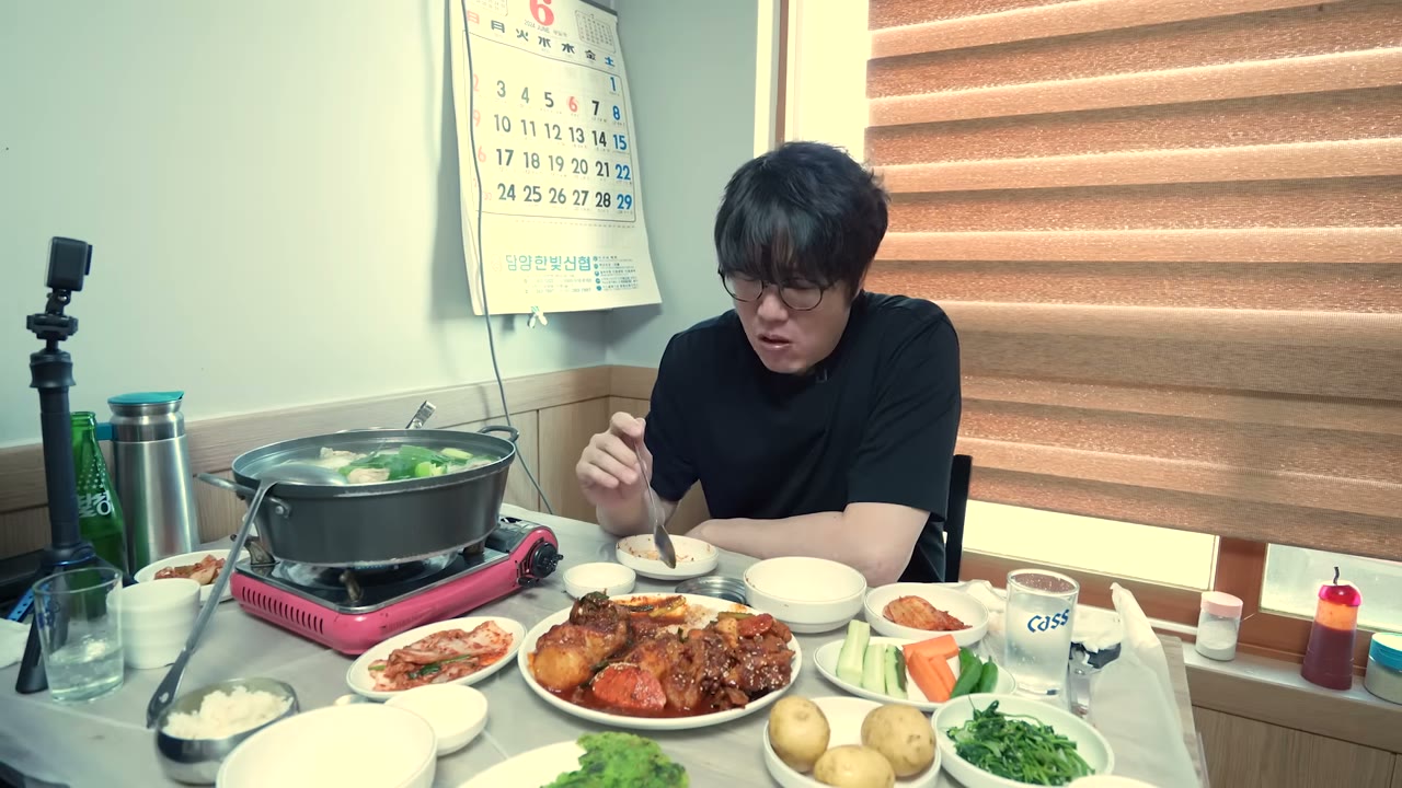 냄비를 올린 상