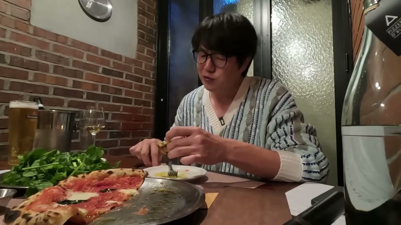 프로슈토와 루꼴라를 올린 피자