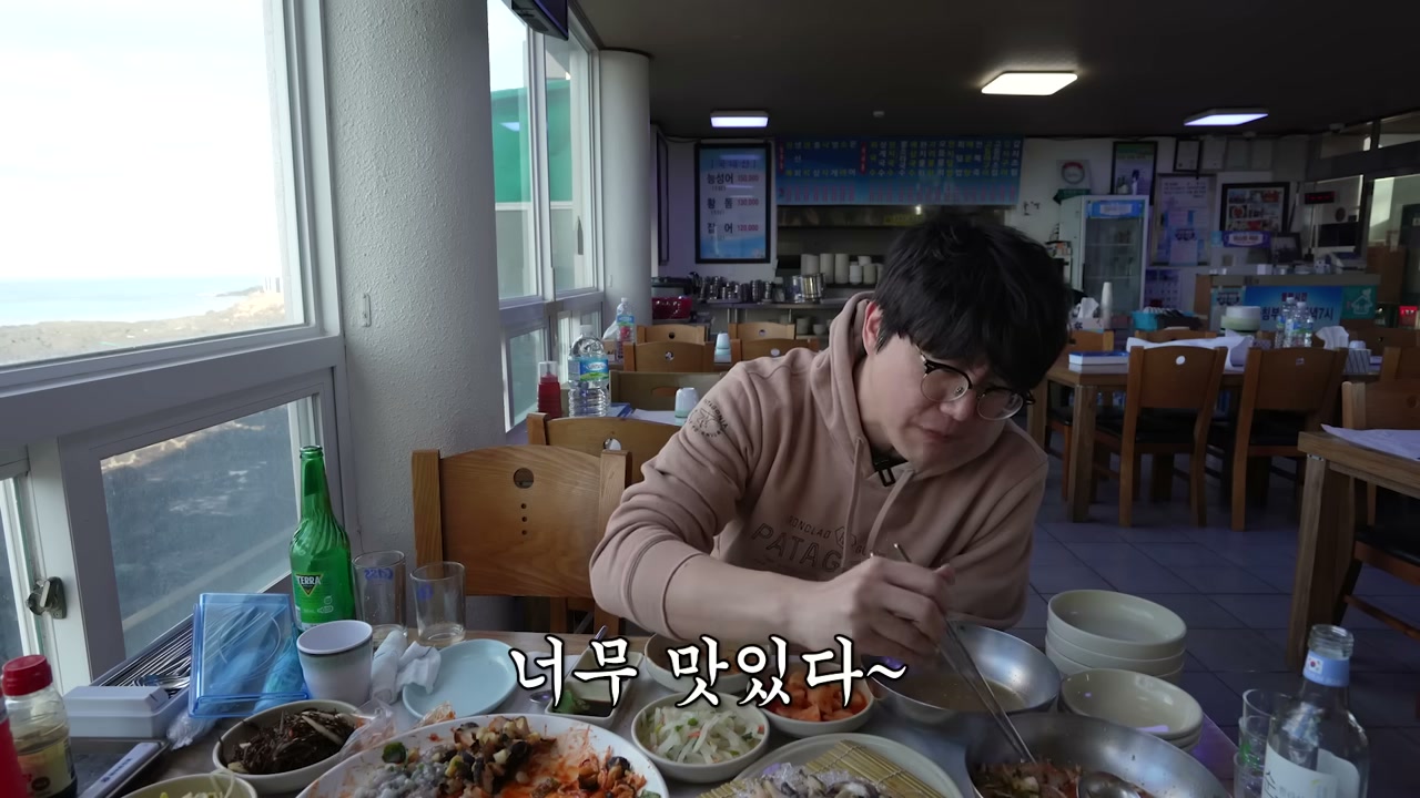 해산물 위주로 차려지는 구성