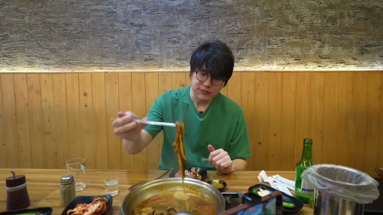 감자탕과 밑반찬